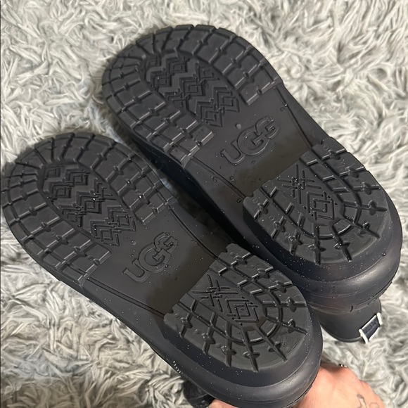 Worn Once Ugg Navy Rain Boots - Picture 6 of 6